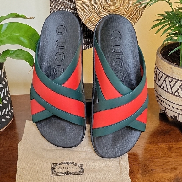 Gucci Women's Black and Red Slide Sandals - Picture 2 of 6
